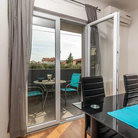 Superior-apartment Mit Einem Schlafzimmer In Strandnaehe By Interhome Apartmán