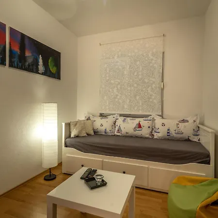 Superior-apartment Mit Einem Schlafzimmer In Strandnaehe By Interhome