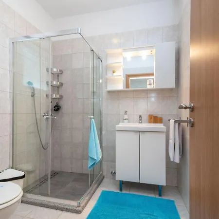 Superior-apartment Mit Einem Schlafzimmer In Strandnaehe By Interhome Apartmán Trogir