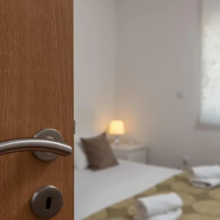 Superior-apartment Mit Einem Schlafzimmer In Strandnaehe By Interhome Apartmán Trogir