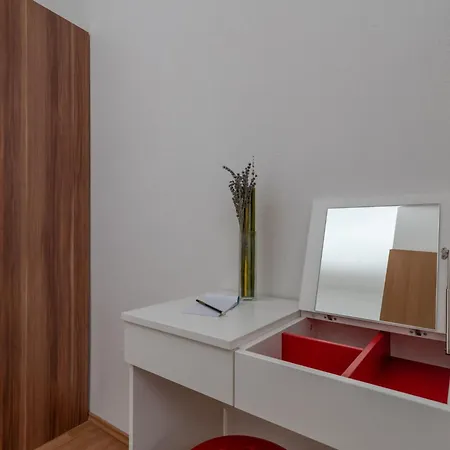 Superior-apartment Mit Einem Schlafzimmer In Strandnaehe By Interhome Apartmán Trogir
