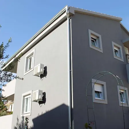 Superior-apartment Mit Einem Schlafzimmer In Strandnaehe By Interhome * Trogir